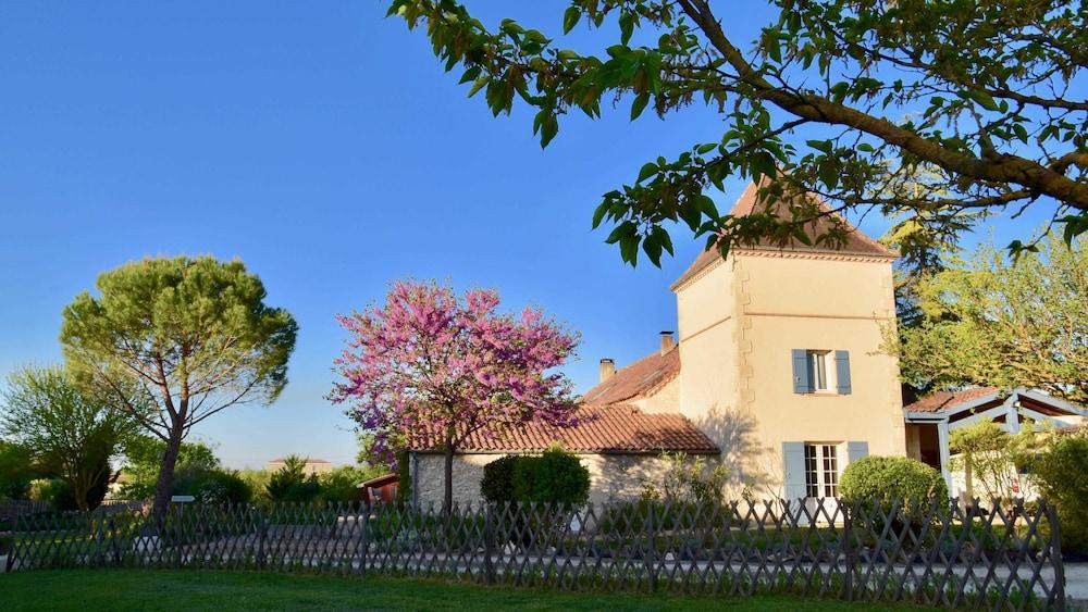 Le Vignal Exterior
