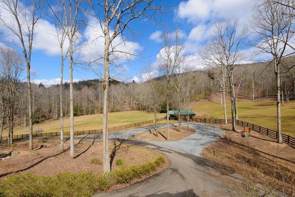 سيرينيتي لودج آند ستابل باي إسكايب تو بلو ريدج المنطقة المحيطة بالمنشأة