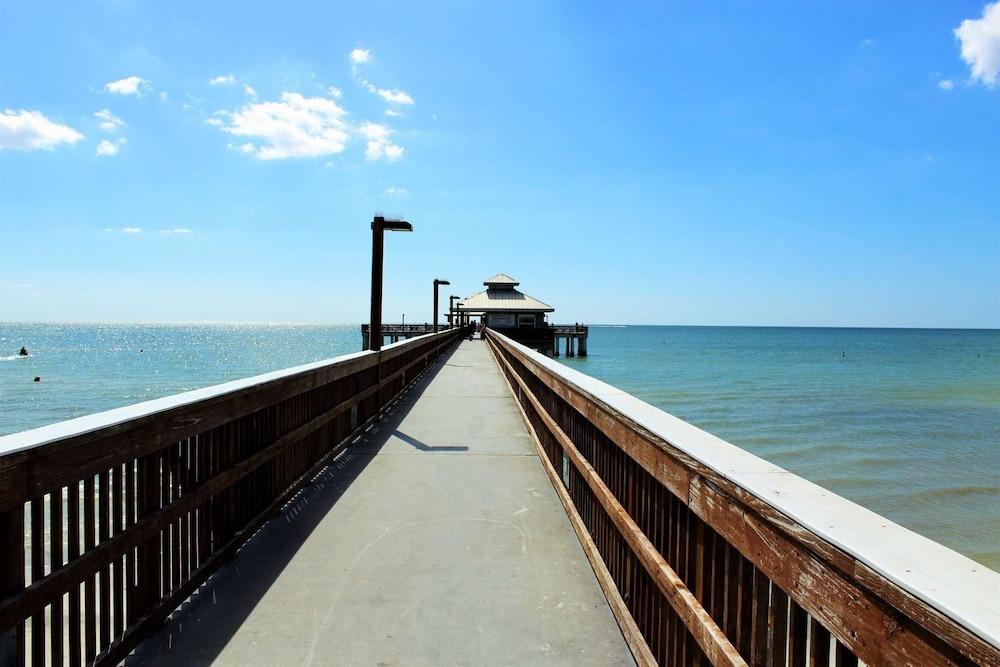 بيتش تري هيبي هاوس الشاطئ