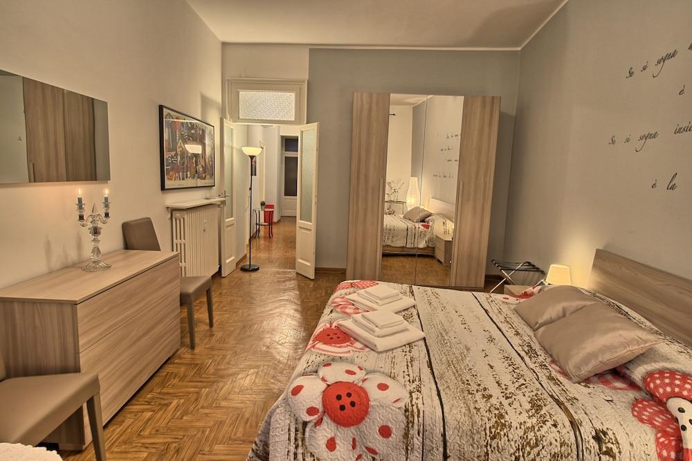 Logicasa Amazing Downtown Como Room