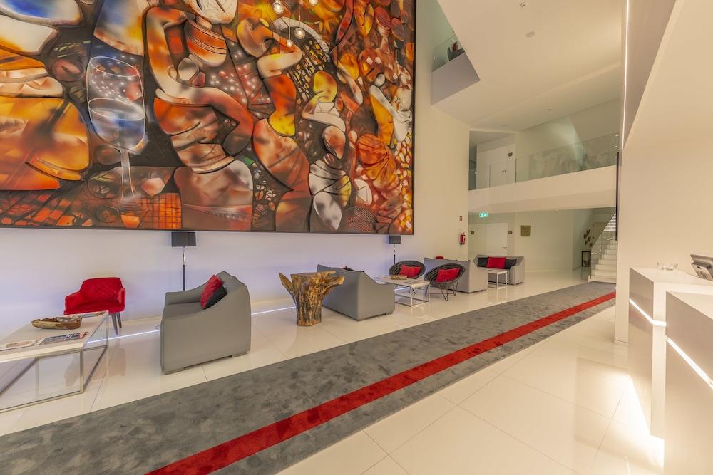 Melia Maputo Sky Interior Entrance
