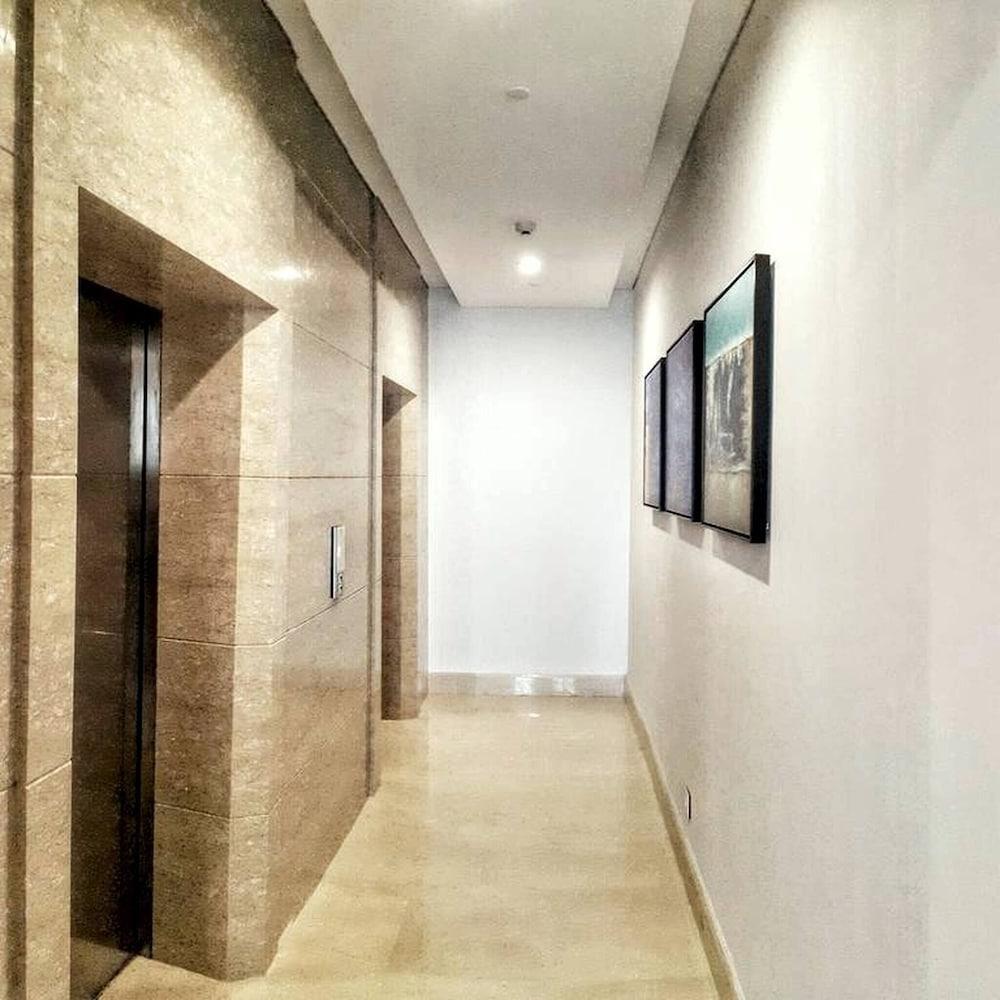 تو بد روم إكزكيوتيف سيرفيسد أبارتمنت أوكوود سويتس لا ميزون داخلي