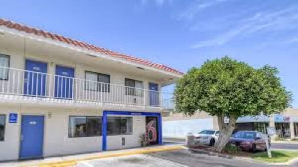 موتل 6 كورونا، كاليفورنيا المنطقة الخارجية