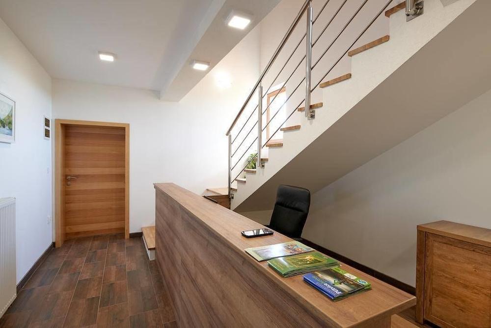 بي آند بٔباتمنتس بوريك بليتفيس ليكس منطقة الاستقبال