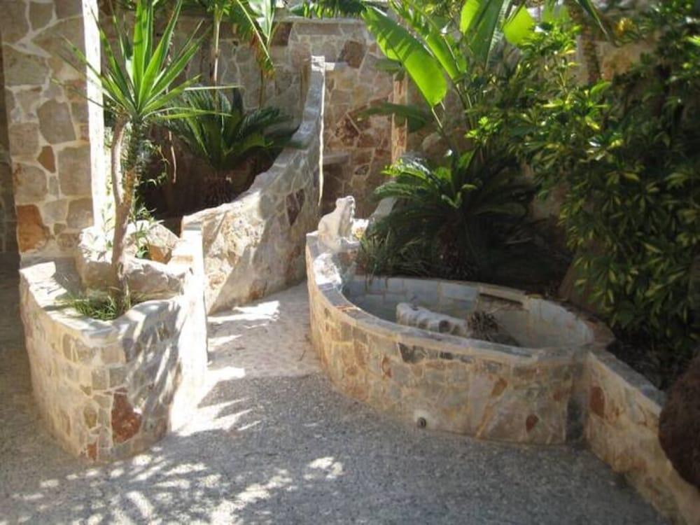 سبياجيابيلا فيّا إنديبندينتي أيه 30 مامنت دال ميري المنطقة الخارجية