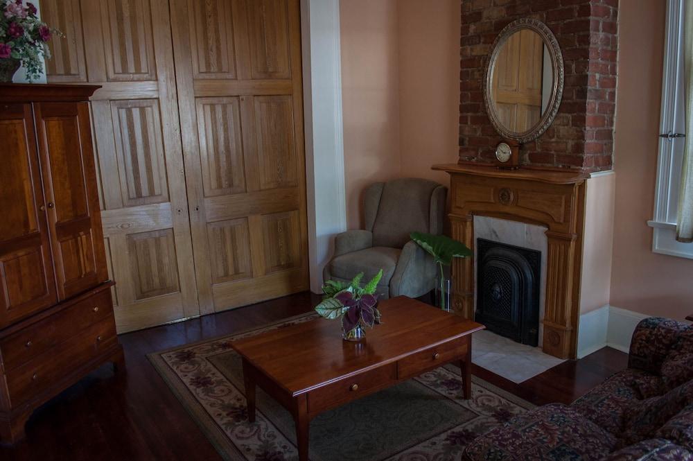 Elysian Fields Inn Others