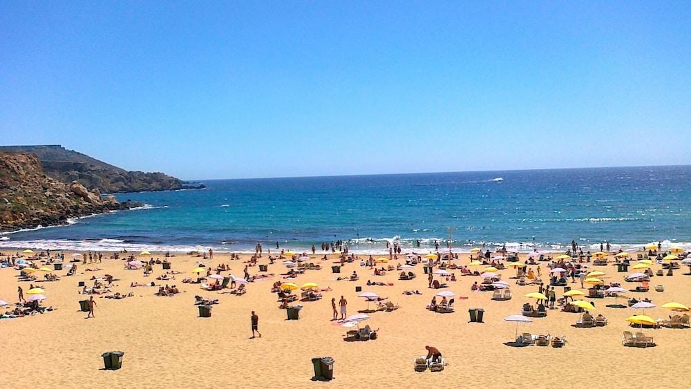 سوبرلاتيف بينتهاوس ويذ سبيشوس تيراس الشاطئ