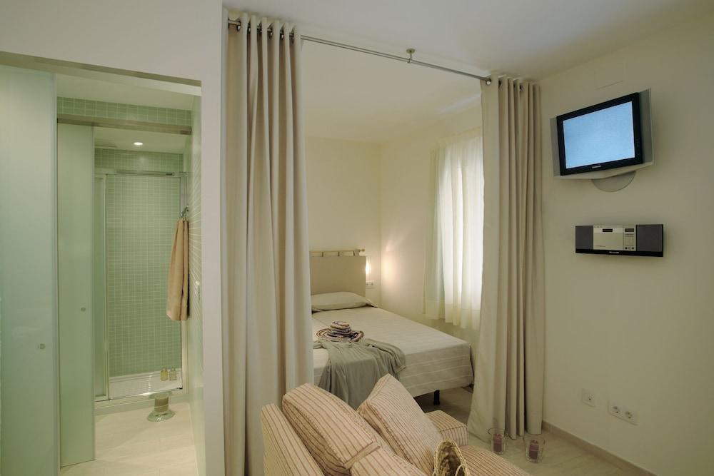 Barceloneta Beach IV Room