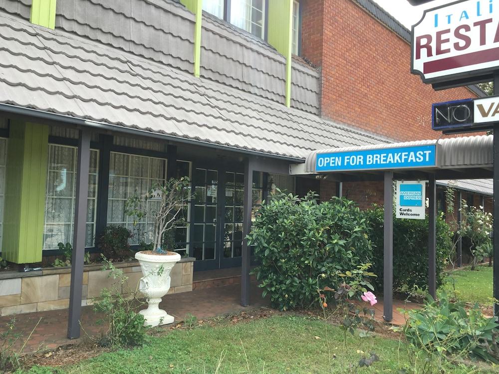 تاون آند كانتري موتل