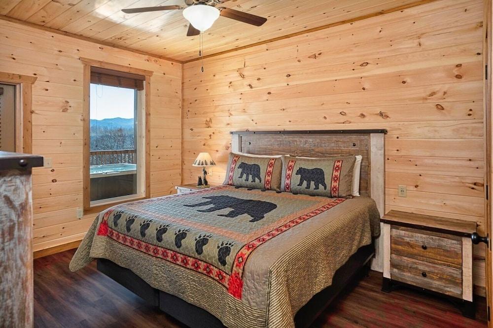 ذا بير آند تروت 4 بد روم هوم باي ردونينج غرفة