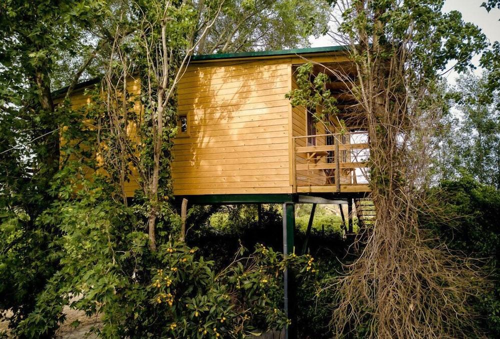 Orangia Ecohosting Farm Exterior