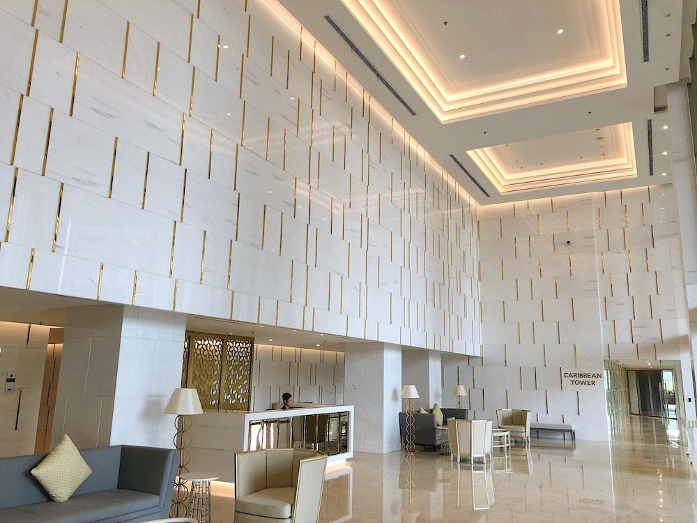 شقة جولد كوست بيك تطل على البحر من لونج سويتس الردهة