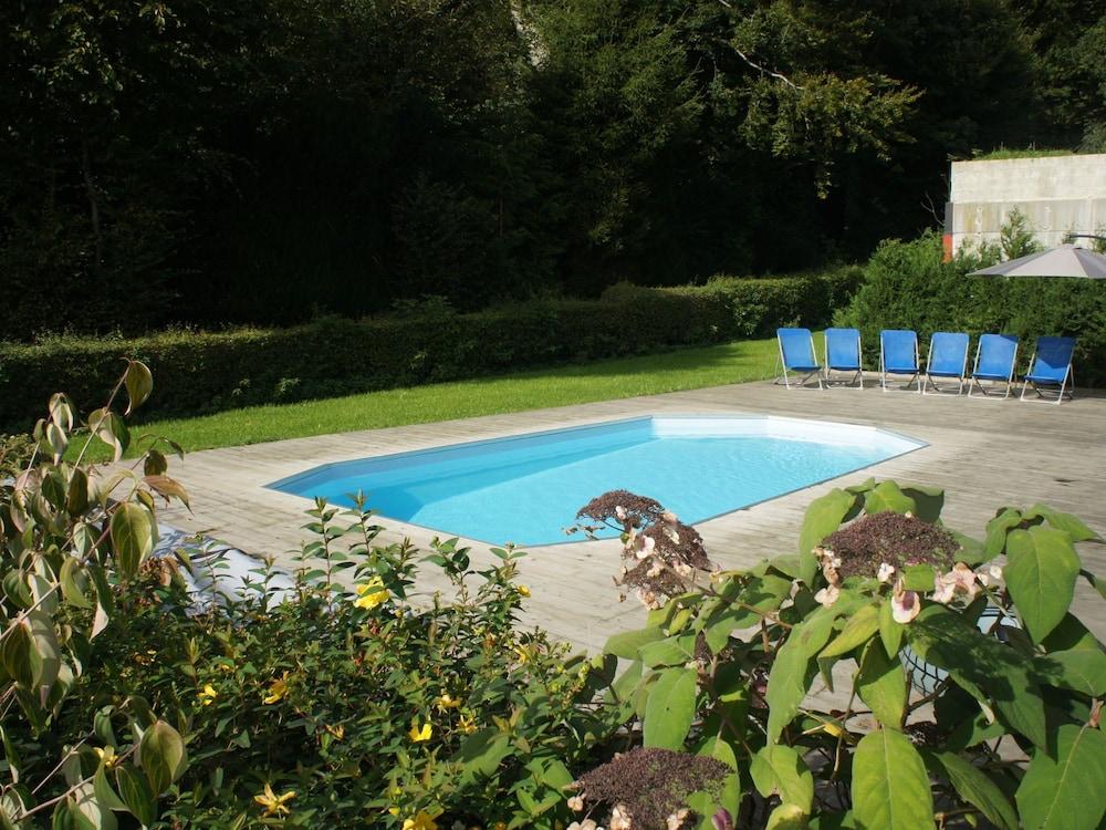 ستنينج هوليداي هوم ويذ سونا إن نيوفشاتو المنطقة الخارجية