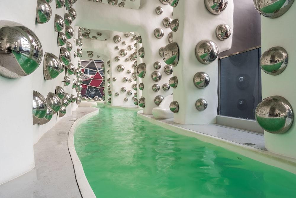 أو واي أو هوم 44045 سبلينديد 2 بد رومز آرتي بلس حمام سباحة مغطى