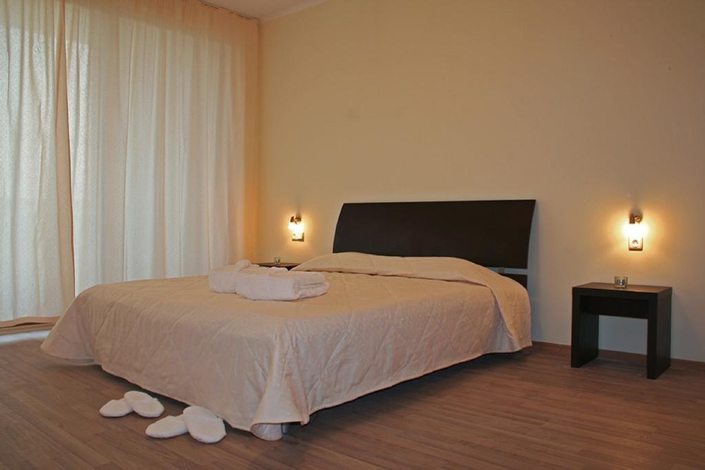 صنرايز كلوب آبارت هوتل أخرى