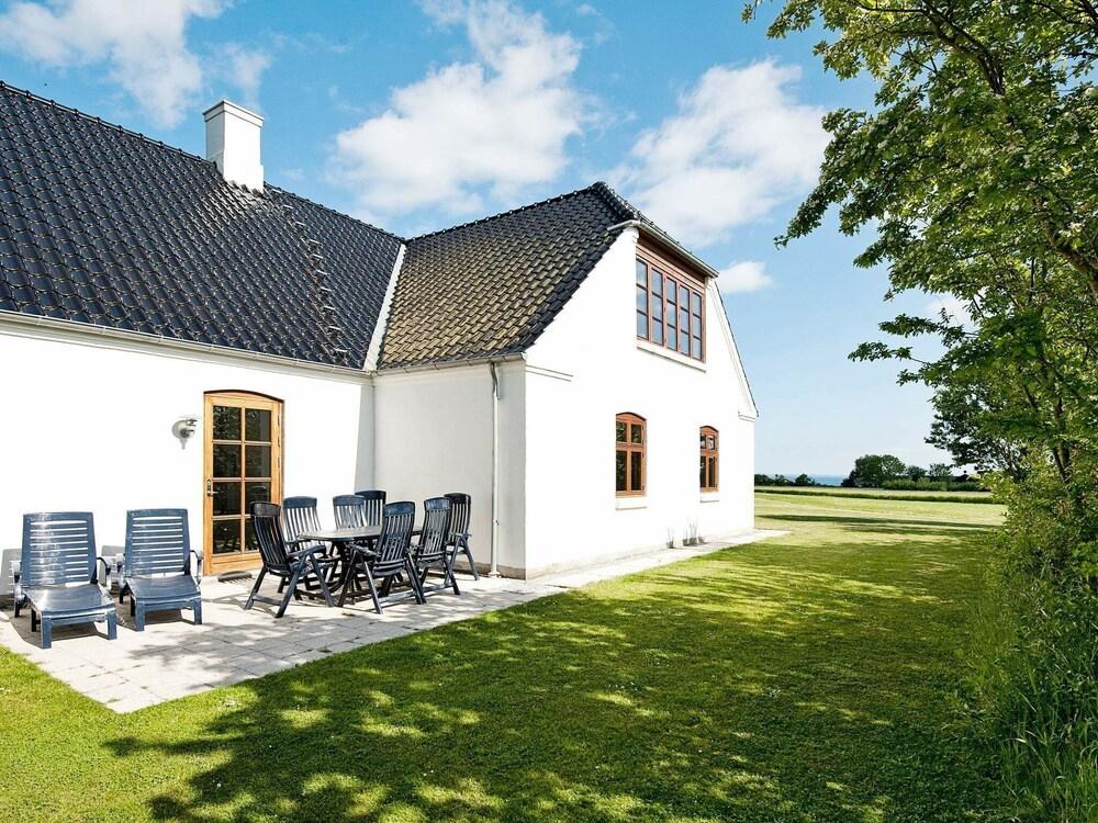 Spacious Apartment in Juelsminde With Lake Views Exterior