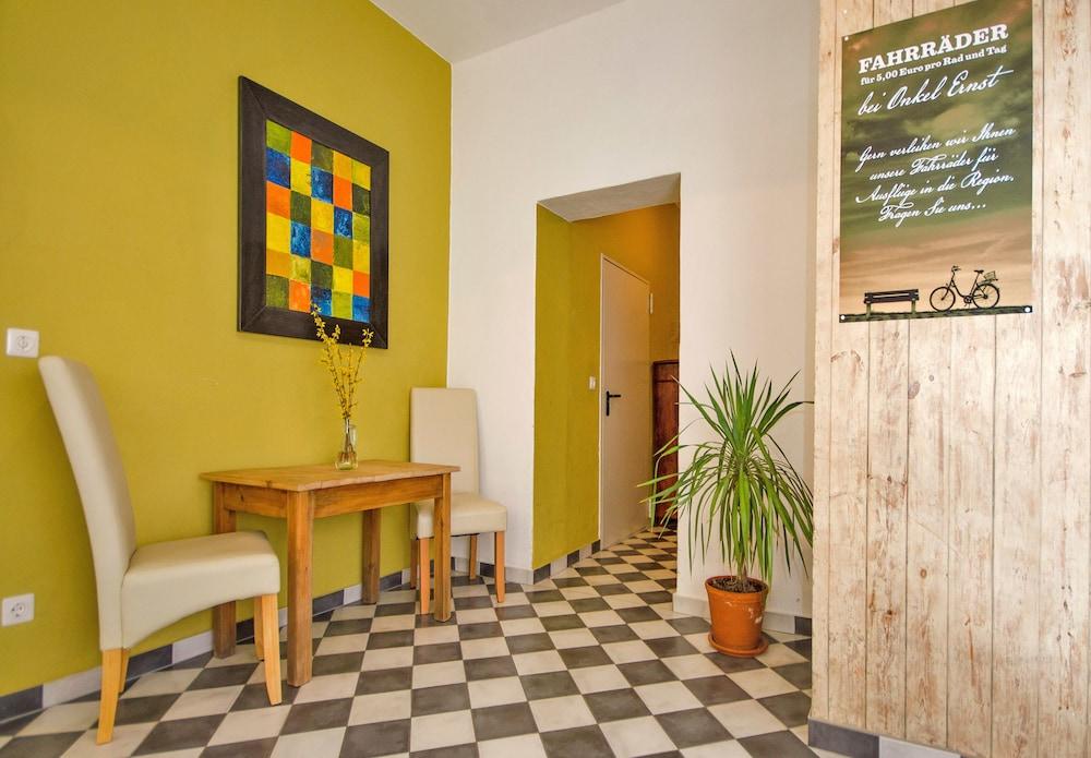 بنسيون أوند فيرينفونونغ أونكل إرنست الفندق من الداخل