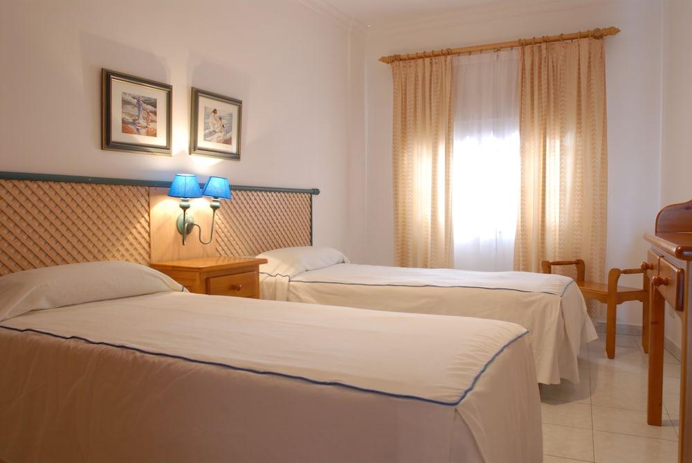 Apartamentos Playa Delphin Others