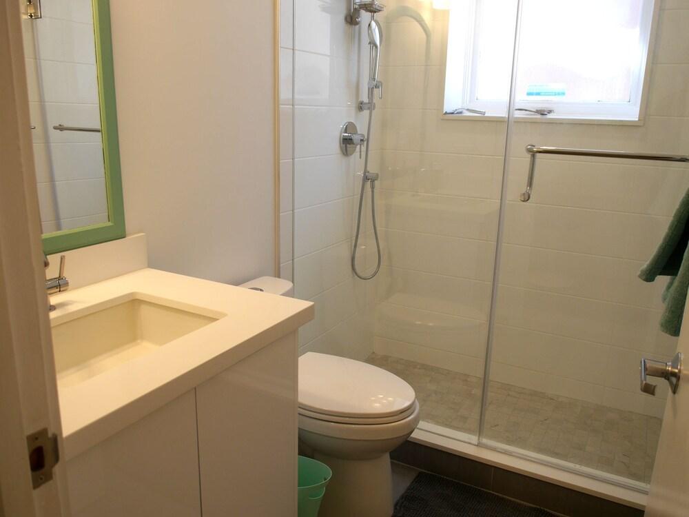 نيولي رينوفايتيد 2 بد روم تاون هوم حمام