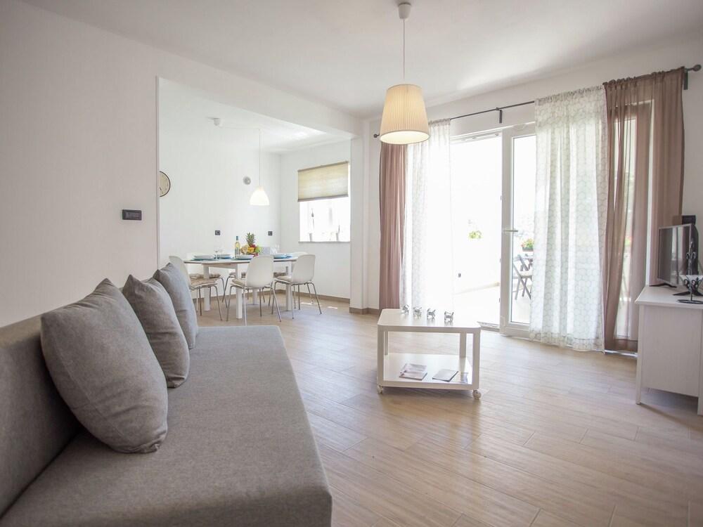 Charming Apartment With Private Terrace in Porec Living Room