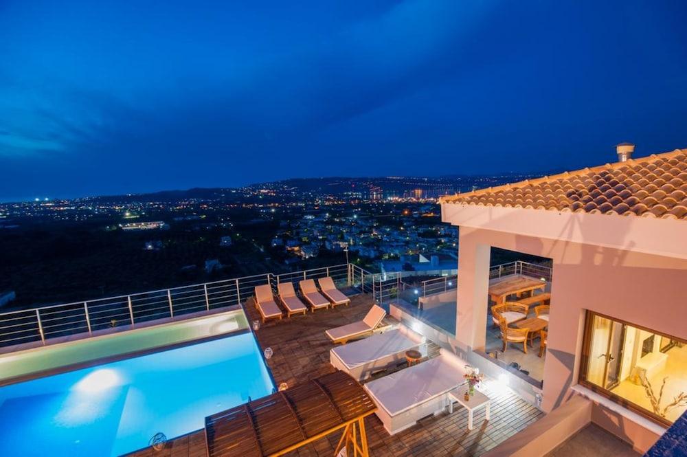 Villa Kedria with a panoramic ocean view Exterior