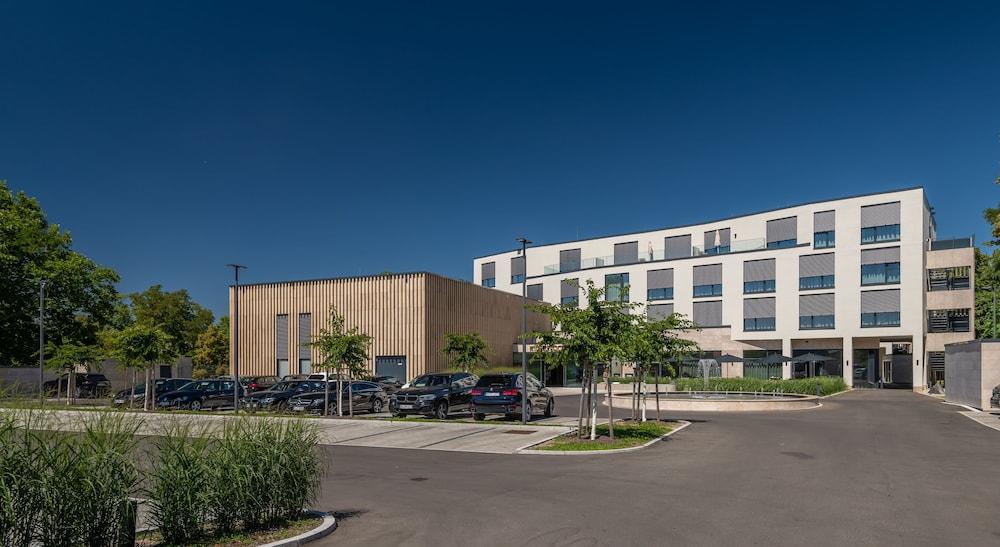 هوتل مايهيور بارك المنطقة المحيطة بالمنشأة