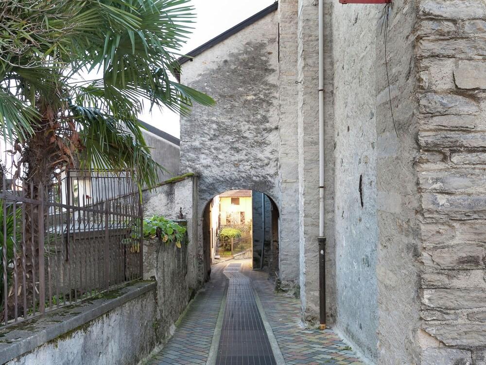 Simplistic Apartment in Consiglio di Rumo With Fenced Garden Exterior