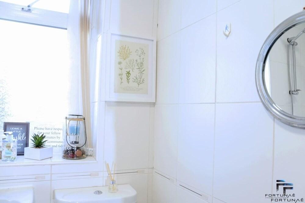 بيوتيفول 5 بد هاوس روكر بيتش داخلي