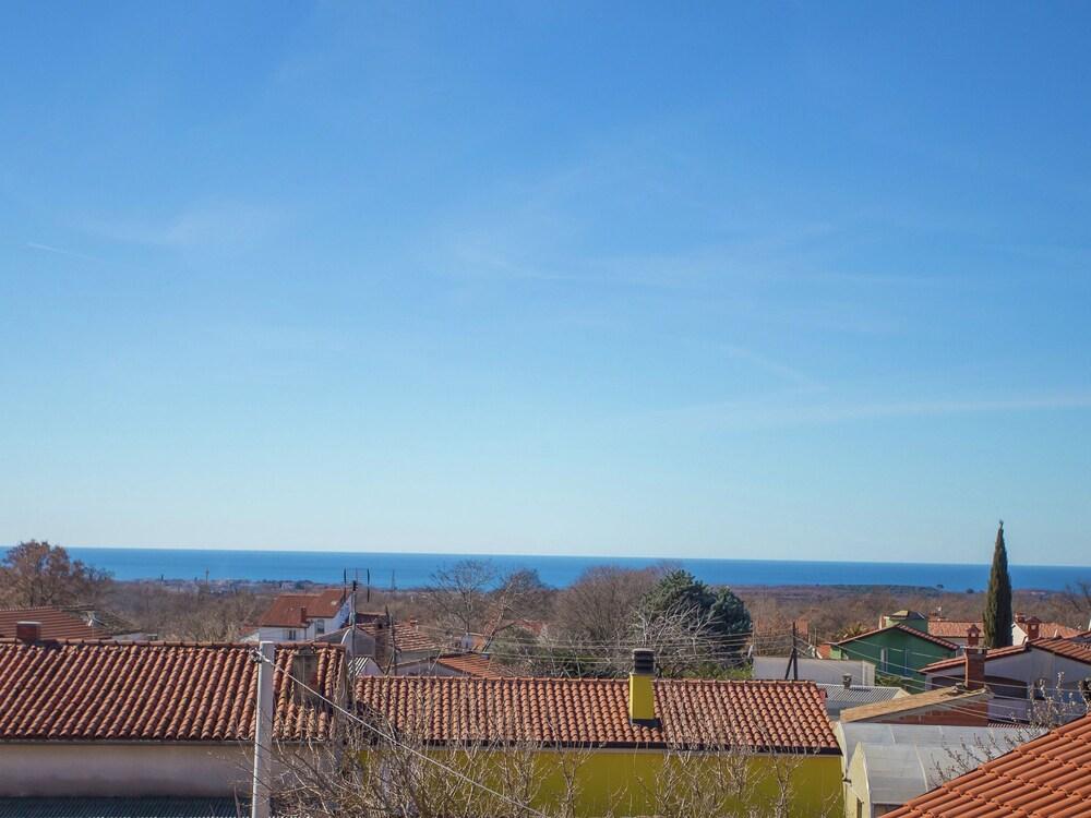 Rustically Furnished Holiday Home With its own Tavern, Near Porec Exterior