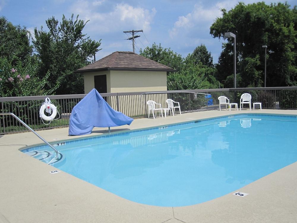 سليب إن مورفريسبورو شوبينج ديستريكت زحليقة مائية