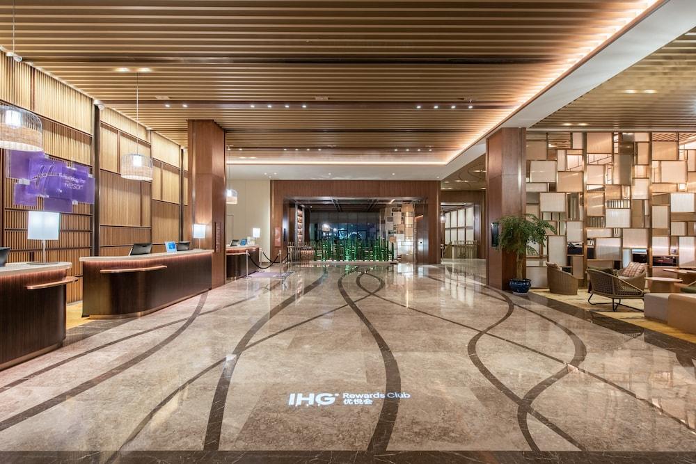 هوليداي إن ريزورت ييتشون مينيو ماونتن باي آيتش جي المنطقة الخارجية