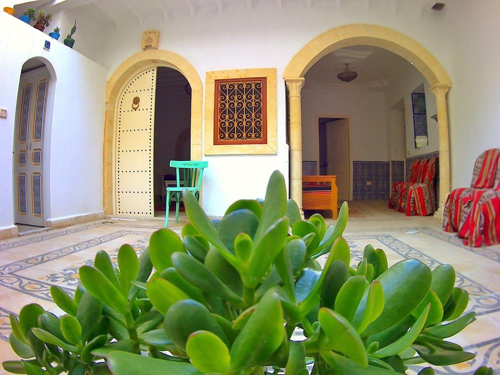Dar Baaziz