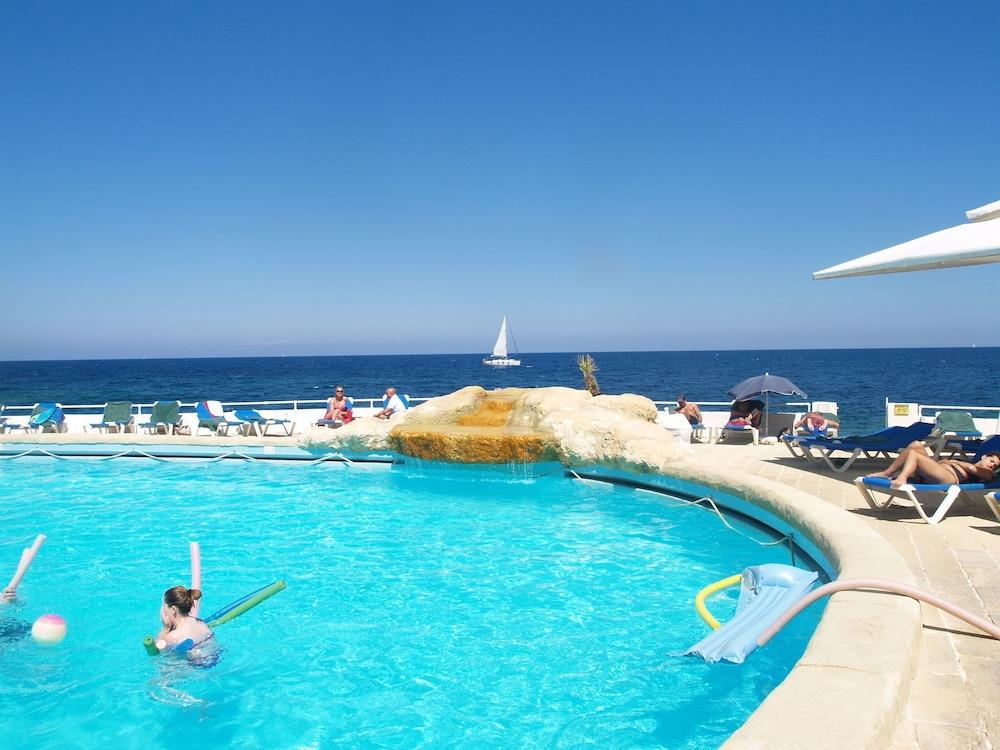 Centric and Spacious Apartment With Wifi and Balcony Waterslide