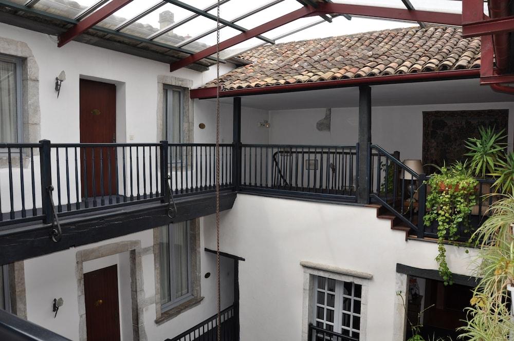 ذا أوريجينالز سيتي، أوتل لا رين جين، أورثيز (أنتر أوتل) المنطقة الخارجية