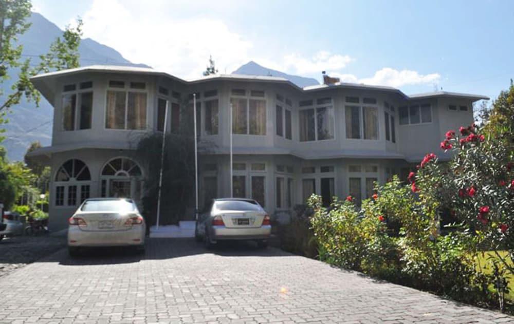 هوتل ريفيرا