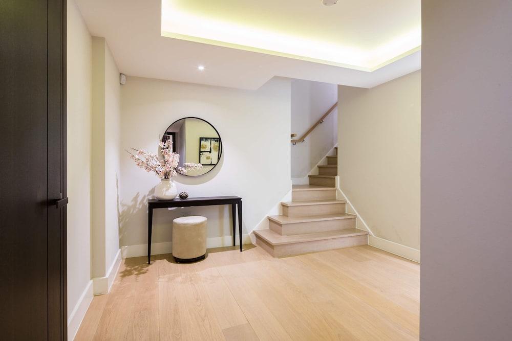 Hessian Gold Interior