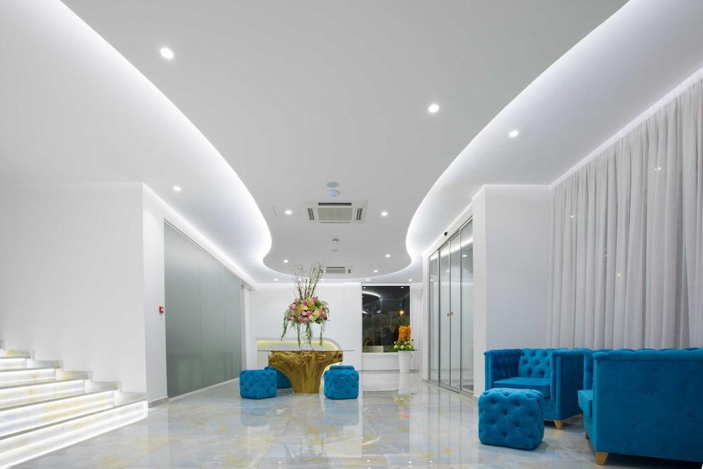 هوتل نابا سويتس - للبالغين فقط منطقة الاستقبال