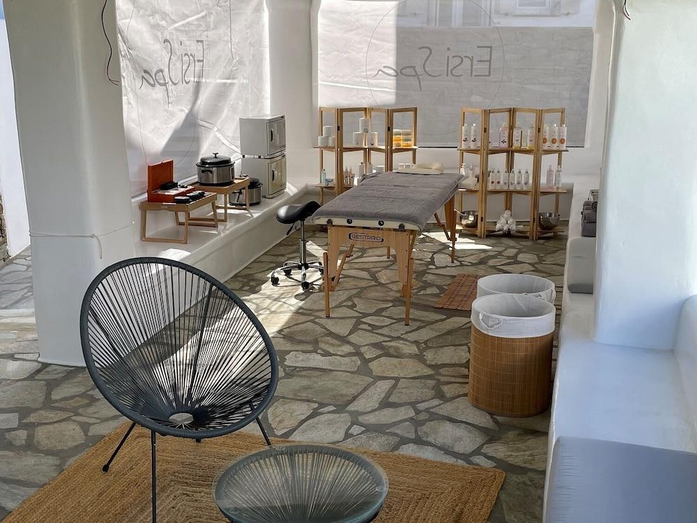 ناينميا سويتس آند أوبن أير سبا نادي صحي