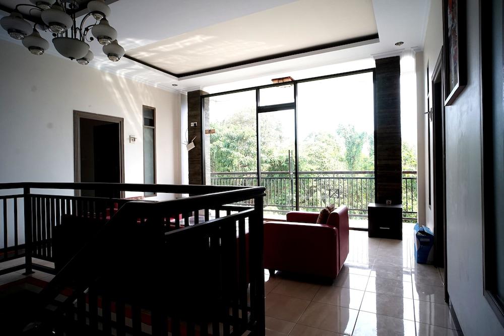 أو واي أو 2038 جازمين جيست هاوس باليكبابان الردهة