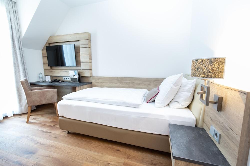 فاميلي هوبفيلد - هوتل درايكونيسهوف غرفة