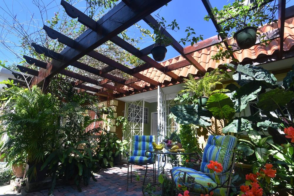 سنترالي لوكيتيد جيست أبارتمنتس 3