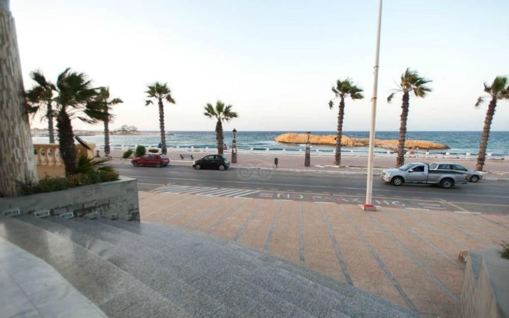 Delphin Ribat Exterior