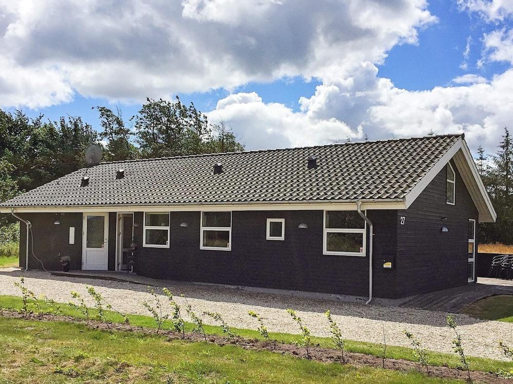 سيكلودد هوليداي هوم إن هاسوند ويذ سونا المنطقة الخارجية