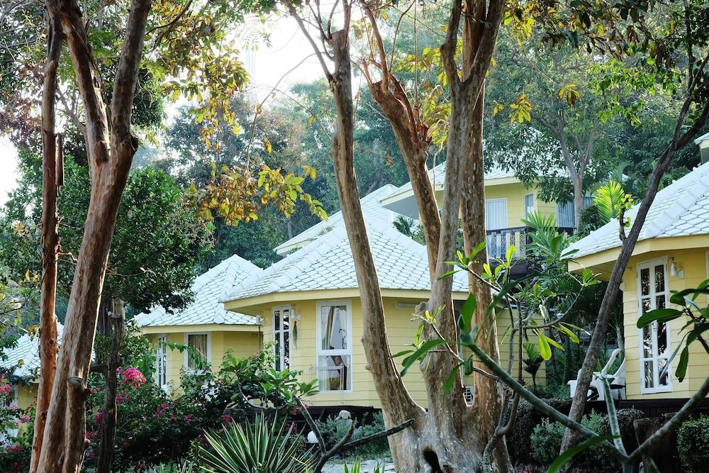 Nimmanoradee Resort Exterior