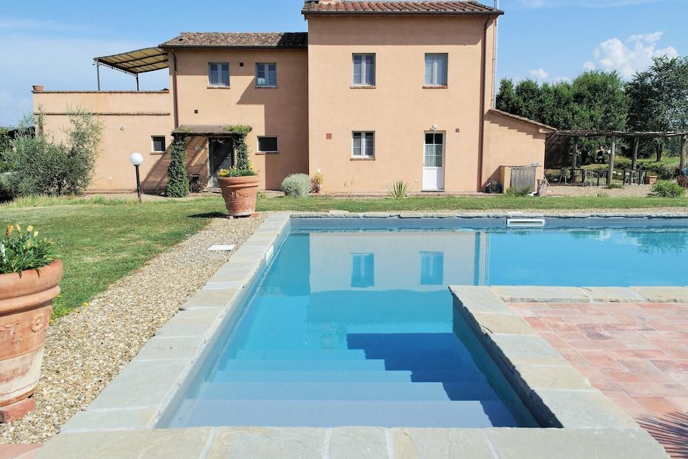 بودير لو سبيغ الصورة الأساسية