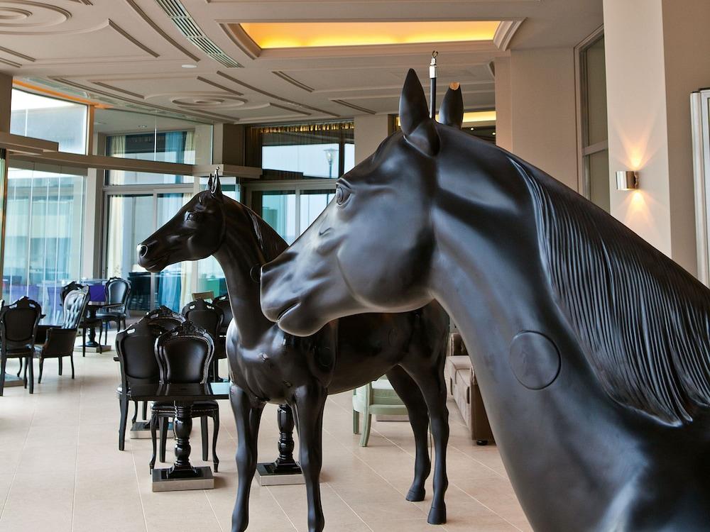 جريكوتيل أستير بالاس الفندق من الداخل