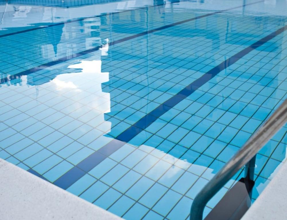 هوتل بي آند بي أفانا حمام سباحة مكشوف