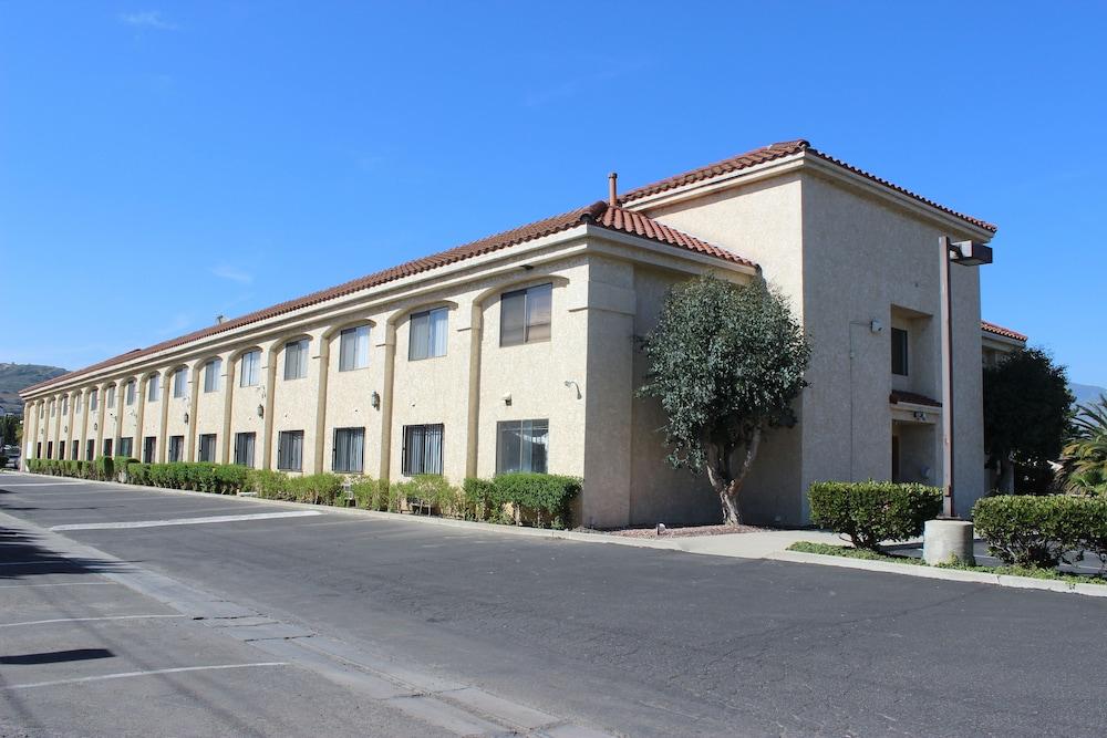 Ocean Gateway Inn Exterior
