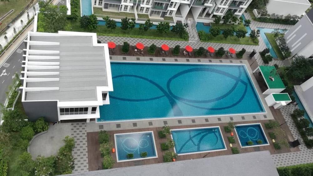 ليتل هوم آت جرين ريزيدنس تشيراس الصورة الأساسية