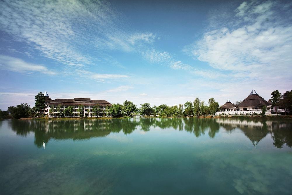 جاسان ليجاسي جولف كلوب المنطقة الخارجية